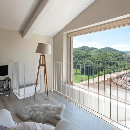 Heartbreaking Charming In Chipieri - Marche